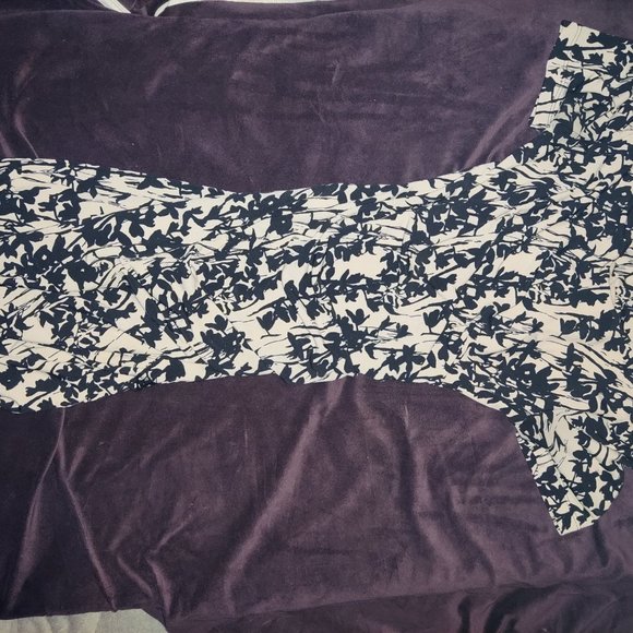 Dresses - Picture 7 of 12